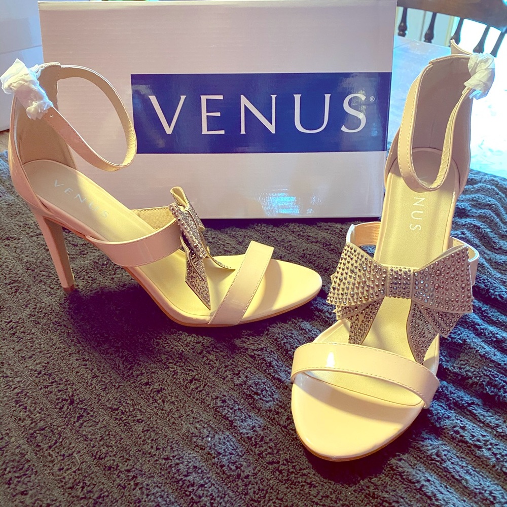 Venus: Dress Shoes